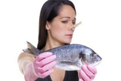 Nous révélons les secrets pour éliminer l'odeur du poisson de rivière avant la cuisson