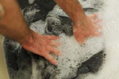 Ménagères sur une note: comment laver une doudoune à la main et ne pas la ruiner?