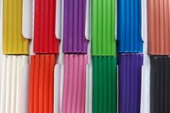 Conseils de mamans et de papas expérimentés sur la façon d'éliminer la pâte à modeler du papier peint à la maison