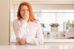 Conseils utiles pour éliminer rapidement une odeur désagréable dans un appartement et une maison privée