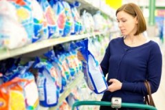 Poudre pour le lavage des mains et machine automatique: en quoi diffèrent-ils les uns des autres, que se passera-t-il s'ils sont utilisés à d'autres fins?